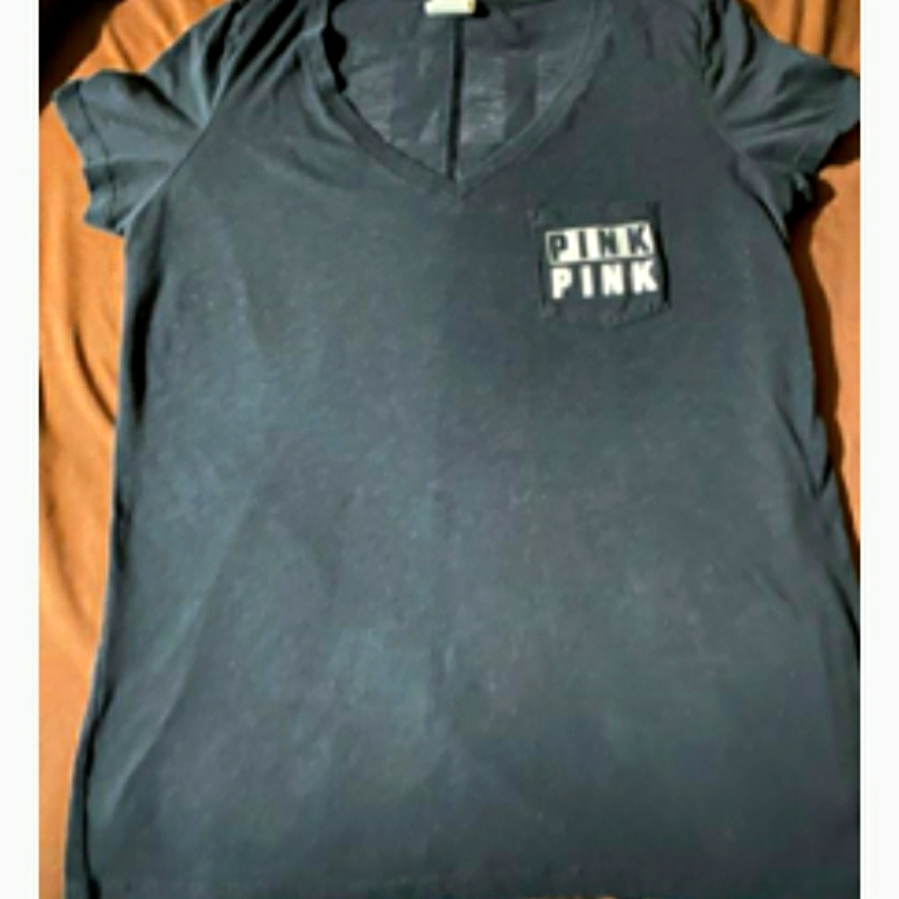 VS Pink tee size M
